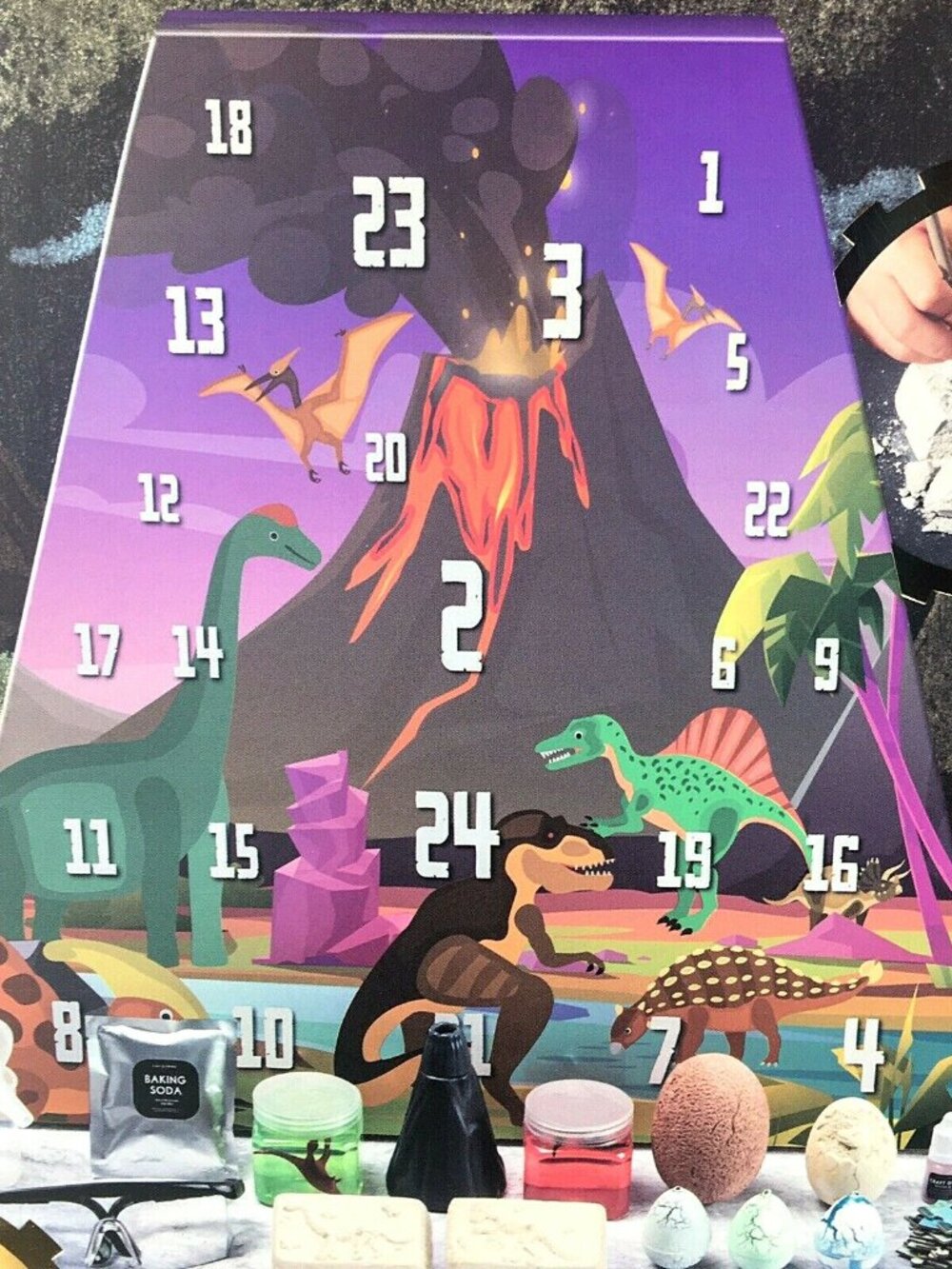 FAO Schwarz Kids Jumbo Dinosaur Advent Science Calendar Fossils STEM Summer Fun